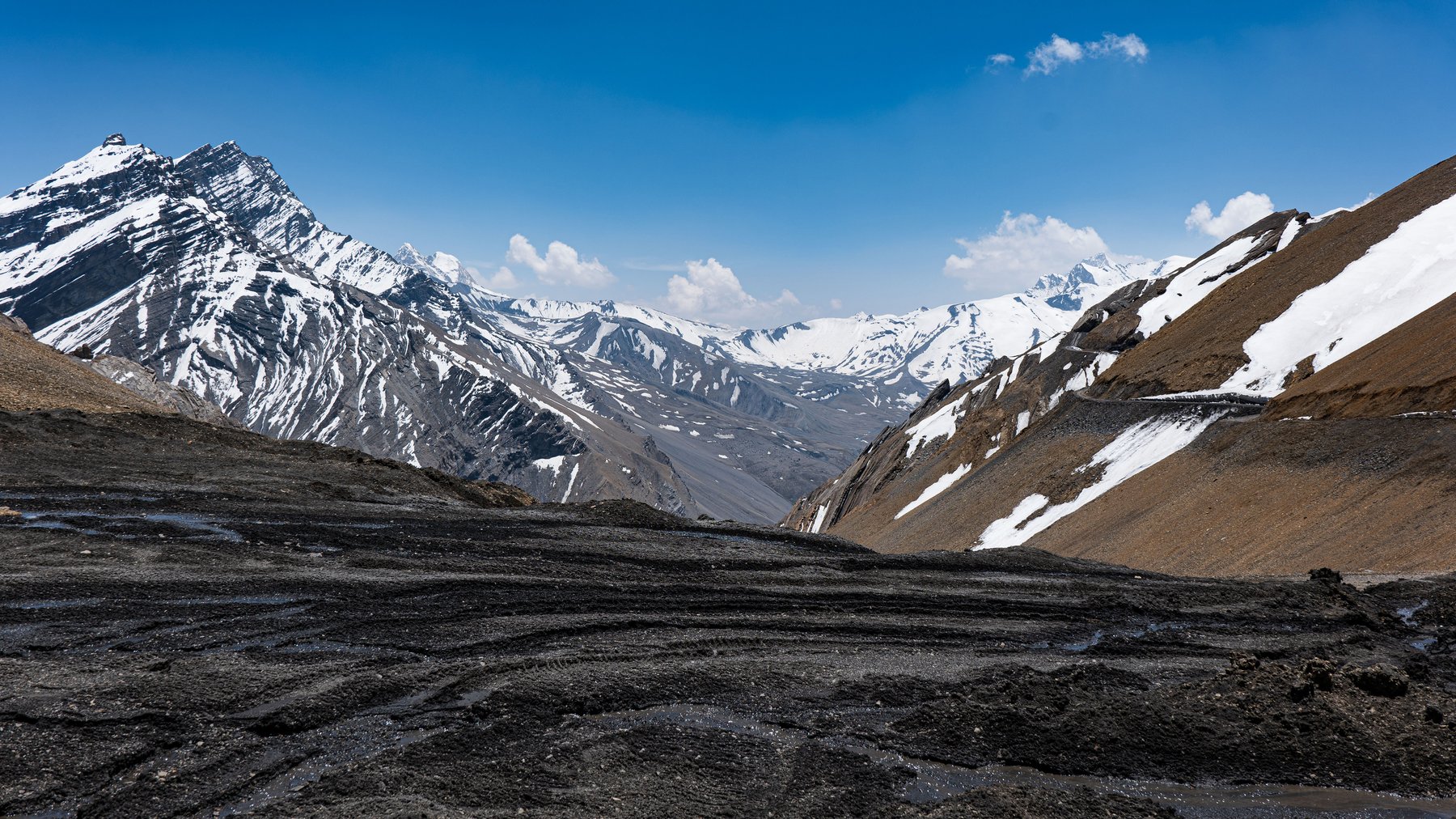 Unta Dhura Pass, a high snow-and-scree pass in the Johar Valley on the old trade route beyond Milam