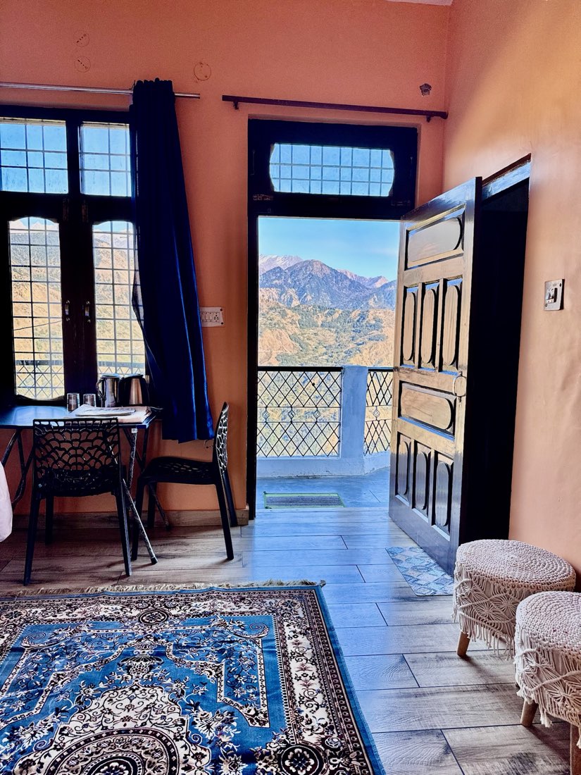 Himalayan and Valley View Balcony Room — Room 1 photo 4