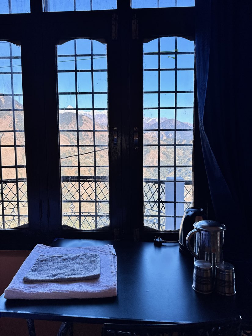 Himalayan and Valley View Balcony Room — Room 1 photo 5