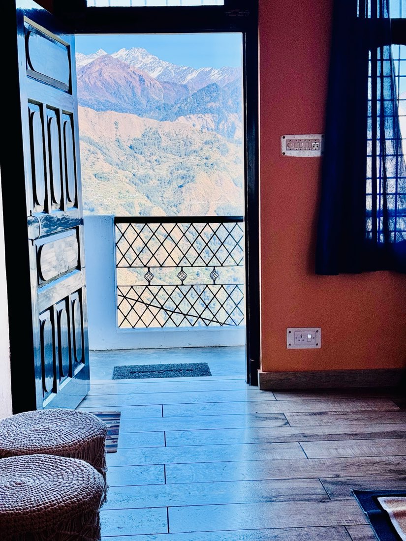 Himalayan and Valley View Balcony Room — Room 2 photo 3